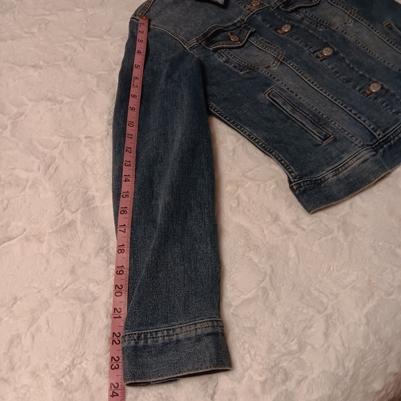 J. Crew Factory Women's Med-wash Denim Short Jean Jacket with Chest Pockets S - Picture 9 of 9